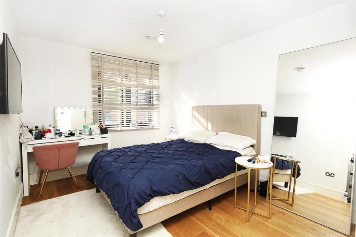 Exquisite One Bed With View And Near Tube Appartamento Londra